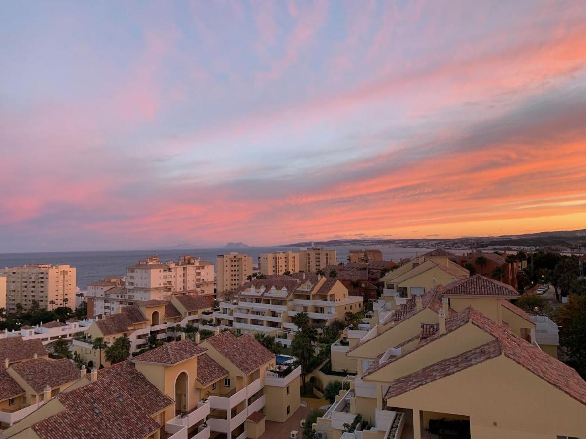 Penthouse Mit Private Dachterrasse Und Blick Auf Meer, Berge ,hafen Estepona