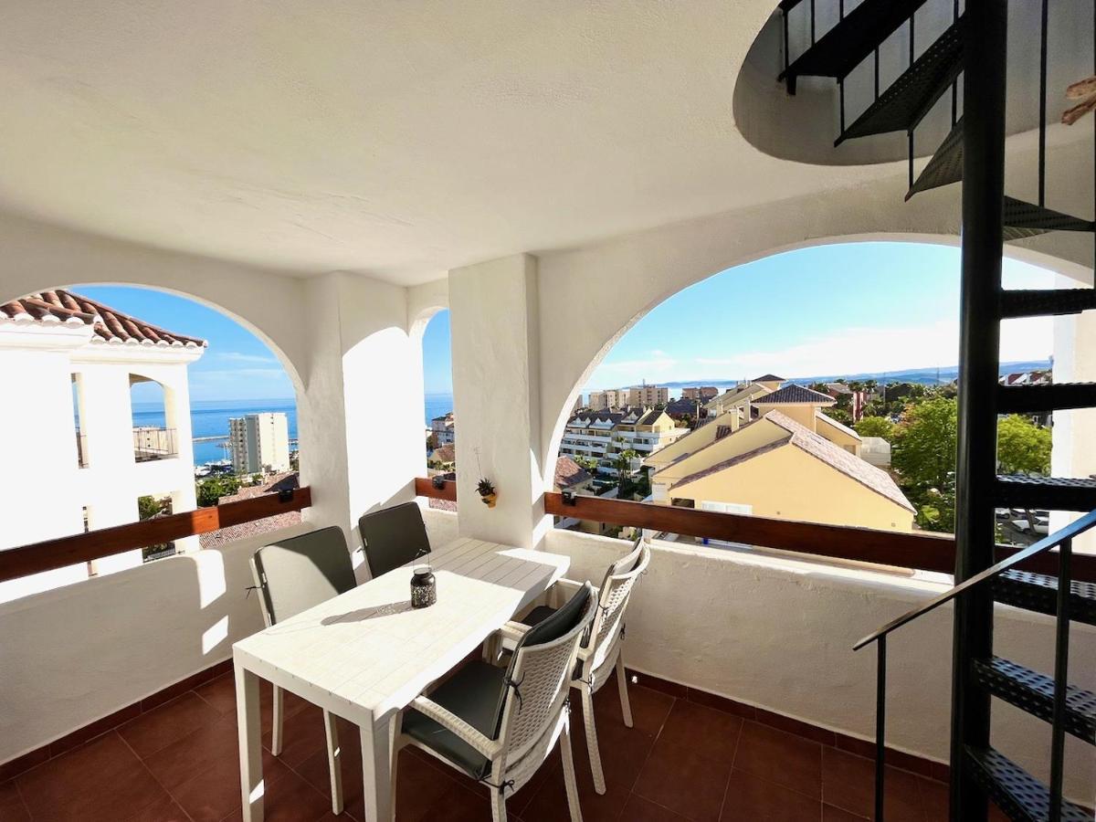 Penthouse Mit Private Dachterrasse Und Blick Auf Meer, Berge ,hafen Apartment Estepona